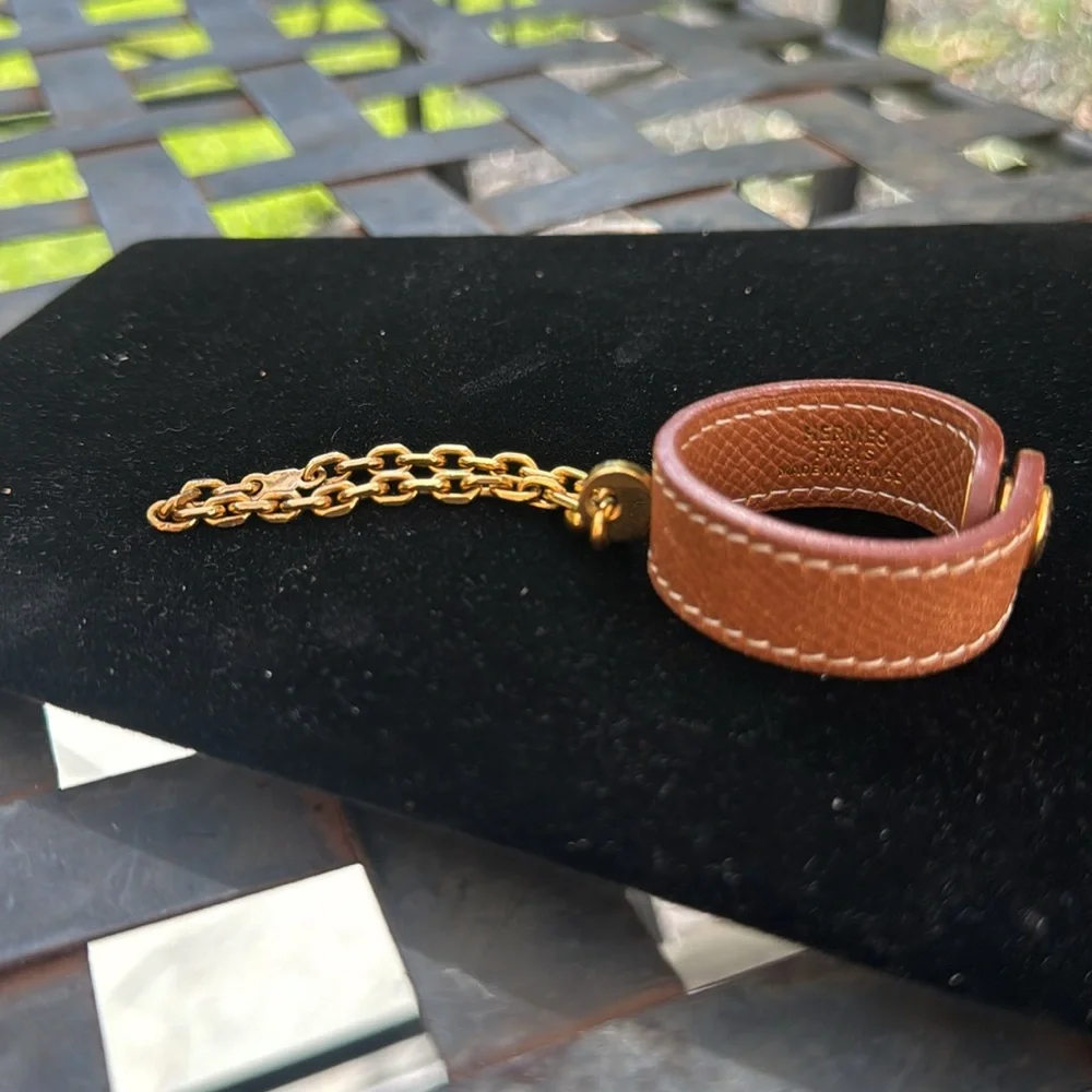 Hermes Nomade tan leather with Gold Chain glove holder